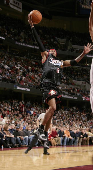 亚冠生死战！布里兰主场绞杀江原FC，8球神锋破局（亚冠生死局！布里兰主场强压江原FC，8球锋霸打破僵局）