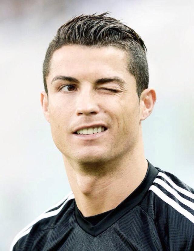 弗里克：亚马尔被换下后不高兴？很多球员都这样（弗里克谈亚马尔换下不悦：球员常有此反应）